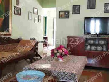 Rumah terawat  2 Lantai Sayap Supratman