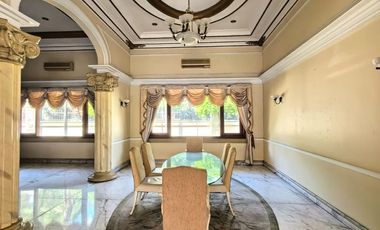 Rumah mewah furnish ada Pool di Jemur andayani, luas tanah 1.410m2 dimensional 40x35 meter ada 4 kamar master bedroom