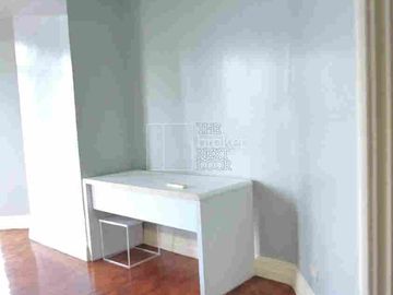 3 BEDROOM CORNER UNIT LUXURY CONDO IN SALCEDO PARK BELAIR MAKATI