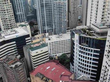 3 BEDROOM CORNER UNIT LUXURY CONDO IN SALCEDO PARK BELAIR MAKATI