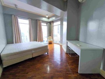 3 BEDROOM CORNER UNIT LUXURY CONDO IN SALCEDO PARK BELAIR MAKATI