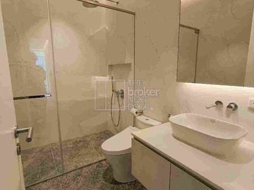 ULTRA LUXURY CONDO THE ESTATE MAKATI ALONG AYALA AVENUE MAKATI ACROSS RUSTANS GLORIETTA
