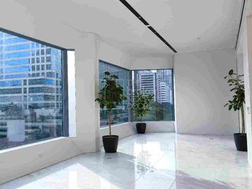 ULTRA LUXURY CONDO THE ESTATE MAKATI ALONG AYALA AVENUE MAKATI ACROSS RUSTANS GLORIETTA