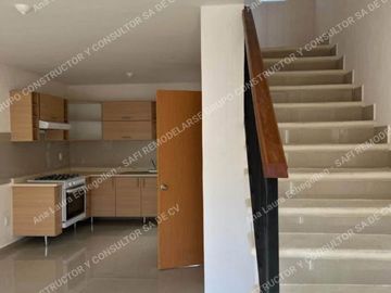 ¡Certeza Total! Casa Adjudicada en Jardines de Santiago a 8 minutos de Paseos Querétaro