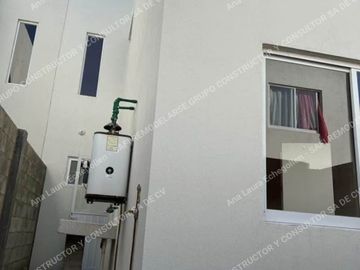 ¡Certeza Total! Casa Adjudicada en Jardines de Santiago a 8 minutos de Paseos Querétaro