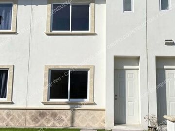 ¡Certeza Total! Casa Adjudicada en Jardines de Santiago a 8 minutos de Paseos Querétaro