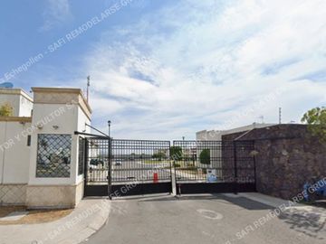 ¡Certeza Total! Casa Adjudicada en Jardines de Santiago a 8 minutos de Paseos Querétaro