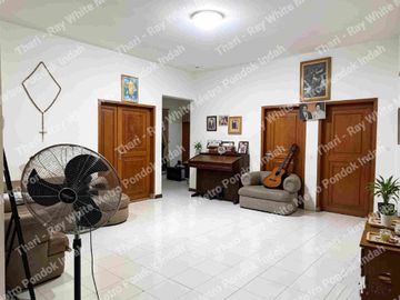 Dijual Rumah Luas Asri di Pengadegan Pancoran Jakarta Selatan