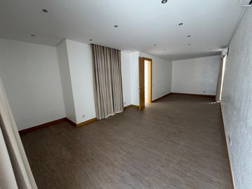 Townhouse for lease in M Residences at Mahogany Place III, Acacia Estates, Taguig City