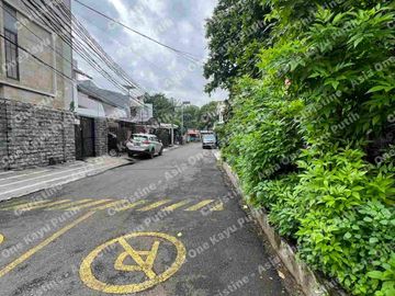 Dijual Rumah tua Posisi hook Hitung Tanah di Janur Asri Kelapa Gading