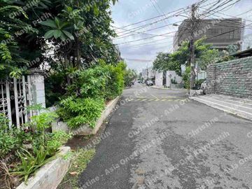 Dijual Rumah tua Posisi hook Hitung Tanah di Janur Asri Kelapa Gading