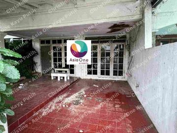 Dijual Rumah tua Posisi hook Hitung Tanah di Janur Asri Kelapa Gading
