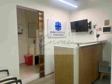 CONSULTORIO AMUEBLADO Y EQUIPADO EN RENTA AZUNA