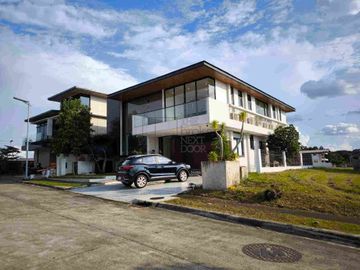 BRAND NEW LUXURY HOUSE IN THE ENCLAVE ALABANG MUNTINLUPA