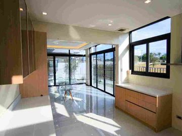 BRAND NEW LUXURY HOUSE IN THE ENCLAVE ALABANG MUNTINLUPA