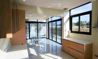 BRAND NEW LUXURY HOUSE IN THE ENCLAVE ALABANG MUNTINLUPA