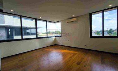 BRAND NEW LUXURY HOUSE IN THE ENCLAVE ALABANG MUNTINLUPA