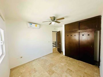 CASA EN RENTA DE 4 RECÁMARAS EN AV LAS TORRES CANCUN, QUINTANA ROO