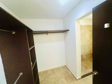 CASA EN RENTA DE 4 RECÁMARAS EN AV LAS TORRES CANCUN, QUINTANA ROO