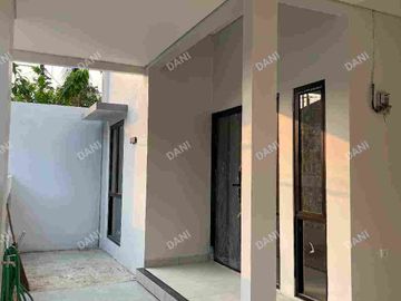 DIJUAL RUMAH  LUAS 4 KAMAR TIDUR DI RAWALUMBU BEKASI