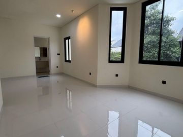 DIJUAL RUMAH BANGUNAN MANDIRI HOOK / HOEK THE EMINENT PRESTIGIA, BSD CITY
