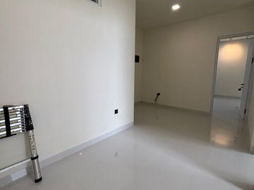 DIJUAL RUMAH BANGUNAN MANDIRI HOOK / HOEK THE EMINENT PRESTIGIA, BSD CITY