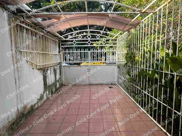 Dijual Rumah tua hitung tanah lokasi strategis dan asri di Kayu Putih
