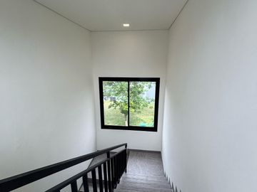 DIJUAL RUMAH BANGUNAN MANDIRI HOOK / HOEK THE EMINENT PRESTIGIA, BSD CITY