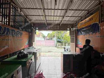 Jalan Jawa Daerah Gatot Subroto Dekat Brastagi Supermarket