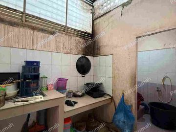 Jalan Jawa Daerah Gatot Subroto Dekat Brastagi Supermarket