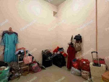 Jalan Jawa Daerah Gatot Subroto Dekat Brastagi Supermarket