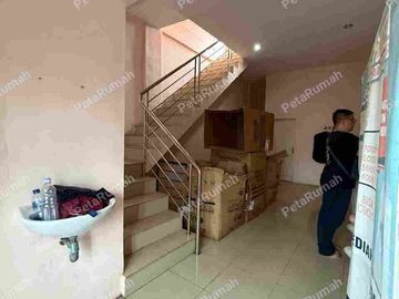 Jalan Jawa Daerah Gatot Subroto Dekat Brastagi Supermarket