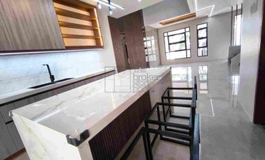 BRAND NEW MODERN HOUSE VIA KATARUNGAN VILLAGE ACCESS GATE MUNTINLUPA NEAR AYALA ALABANG VILLAGE