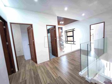 BRAND NEW MODERN HOUSE VIA KATARUNGAN VILLAGE ACCESS GATE MUNTINLUPA NEAR AYALA ALABANG VILLAGE