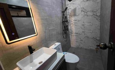 BRAND NEW MODERN HOUSE VIA KATARUNGAN VILLAGE ACCESS GATE MUNTINLUPA NEAR AYALA ALABANG VILLAGE