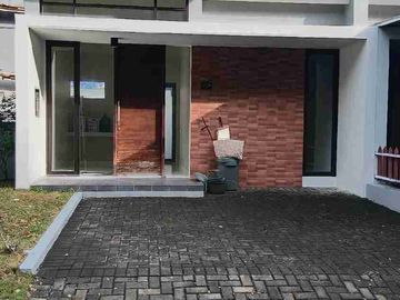 Rumah di Citragrand Cluster Yellow Leaf posisi ujung Pojok Buntu