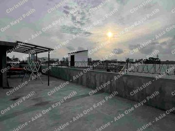 Dijual Rumah 3.5 Lantai di daerah komersil  untuk usaha
