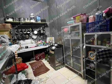 Dijual Rumah 3.5 Lantai di daerah komersil  untuk usaha