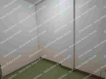 Dijual Rumah 3.5 Lantai di daerah komersil  untuk usaha