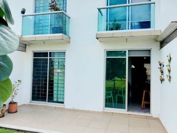 VENTA DE CASA EN RESIDENCIAL DE 2 RECÁMARAS,CON MEGA ALBERCA EN YAUTEPEC