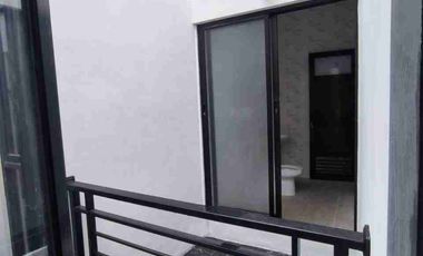 RUMAH BARU TAMAN PONDOK INDAH WIYUNG SURABAYA ROW 4 MOBIL