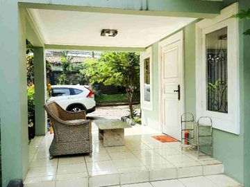 Dijual Rumah Asri Halaman Luas di Setia Budi Bandung