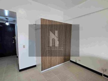 Fairways Tower Studio