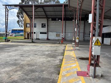 SE VENDE  complejo Industrial de 18.000 m² en porque industrial Turubamba