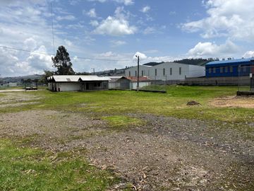SE VENDE  complejo Industrial de 18.000 m² en porque industrial Turubamba