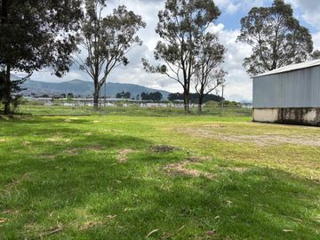 SE VENDE  complejo Industrial de 18.000 m² en porque industrial Turubamba