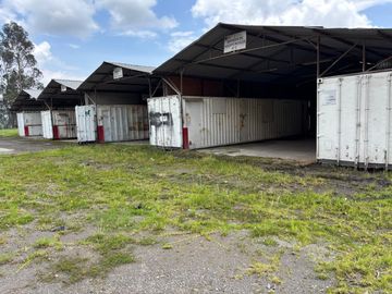 SE VENDE  complejo Industrial de 18.000 m² en porque industrial Turubamba