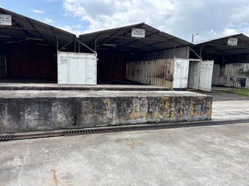 SE VENDE  complejo Industrial de 18.000 m² en porque industrial Turubamba