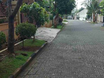 Rumah depan taman di Perum Mega Bukit Mas Gedawang Banyumanik