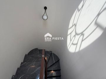 Dijual Rumah Mewah Permata Buana Jakarta Barat Full Furnished Siap Huni